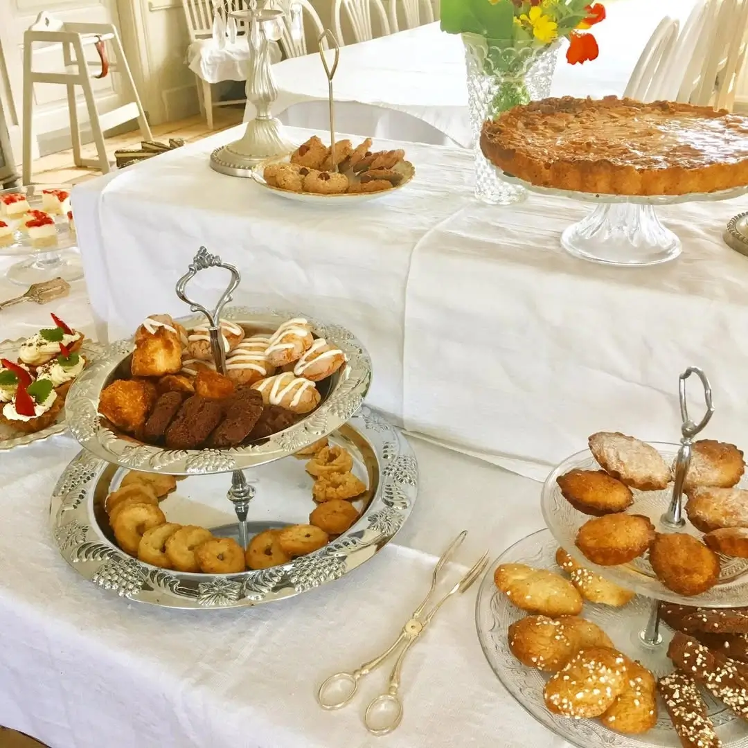 Afternoon Tea på Thorstorps Gård - traditionell tebjudning i historisk miljö